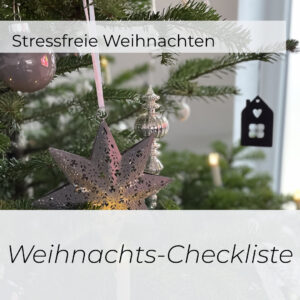Text: Stressfreie Weihnachten, Weihnachts-Checkliste Bild: Geschmückter Tannenbaum